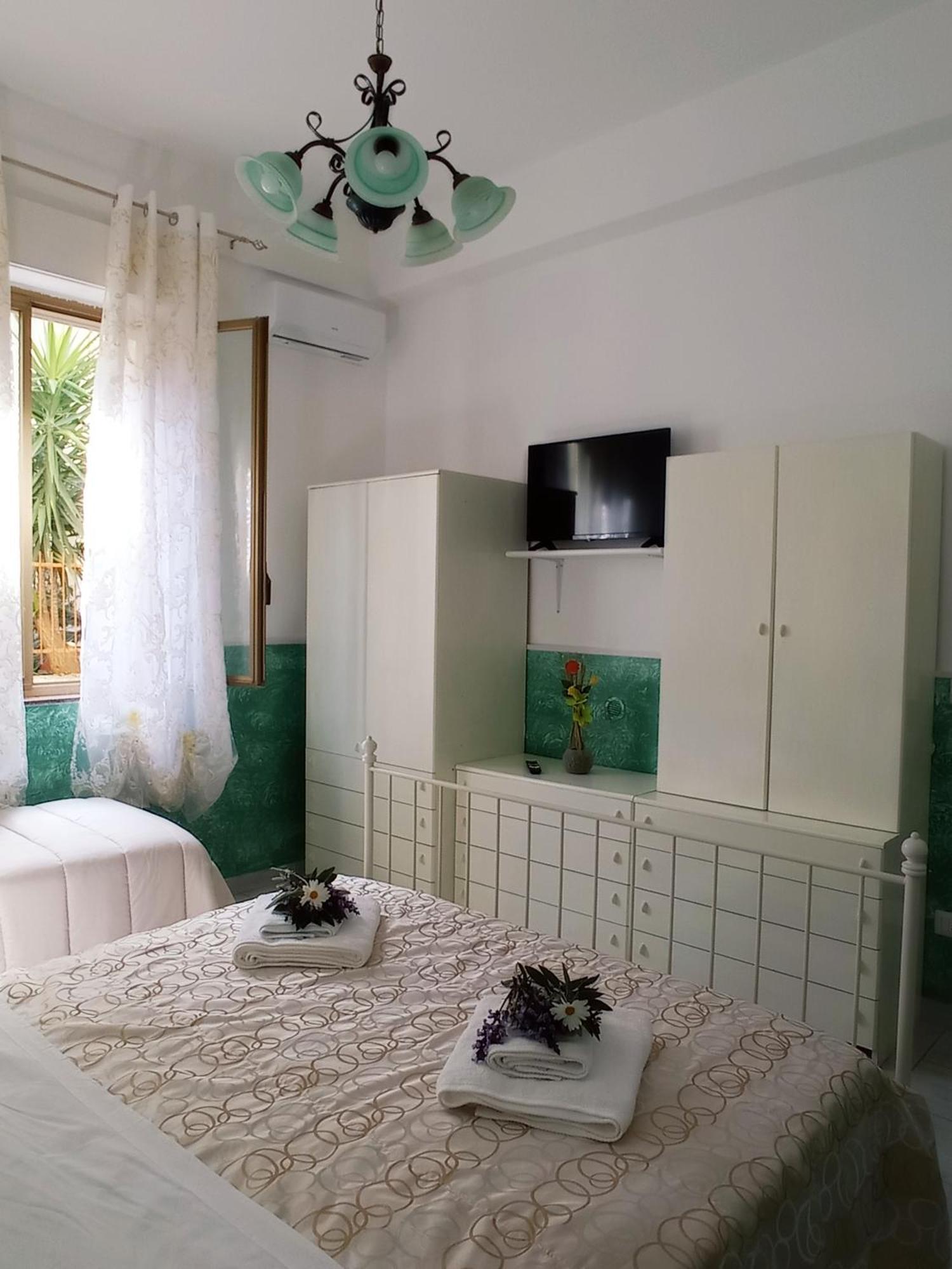 Mary Home - Casa Vacanza Таормина Стая снимка